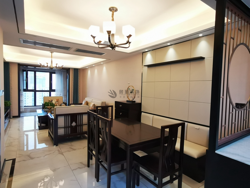 西安(ān)魯班裝(zhuāng)飾出品永和璞玉160平米新(xīn)中(zhōng)式實景照片——客餐廳實景照片